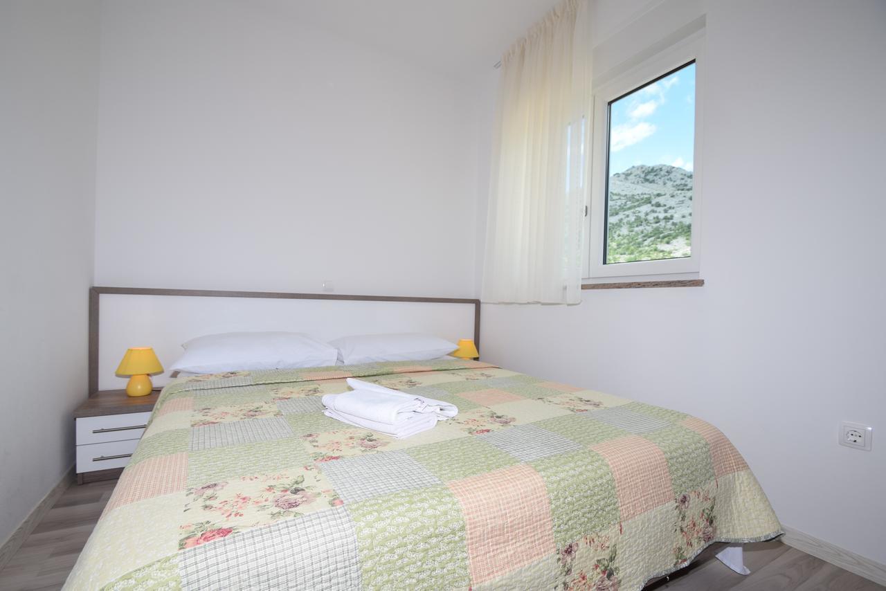 Apartment Anica Kuk Starigrad Paklenica Esterno foto