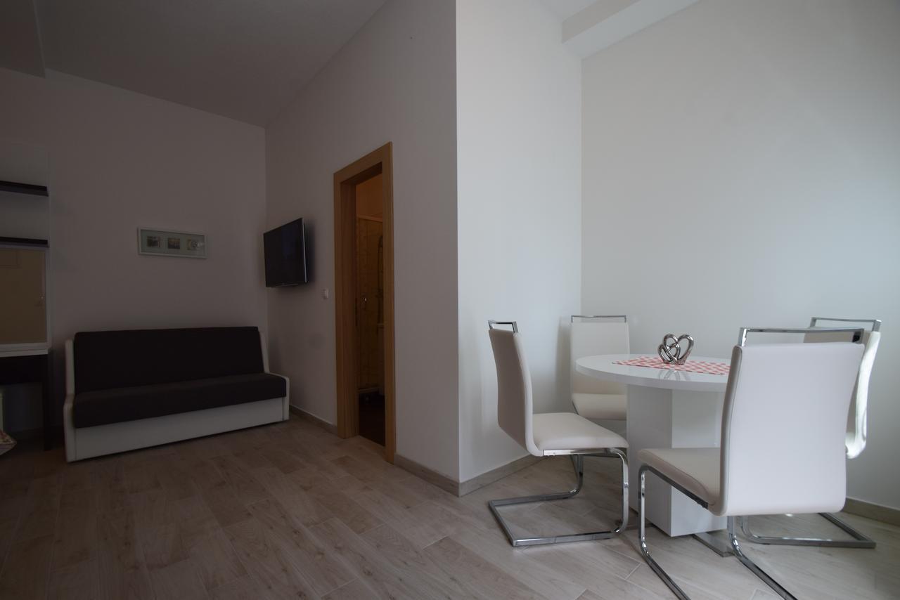 Apartment Anica Kuk Starigrad Paklenica Esterno foto