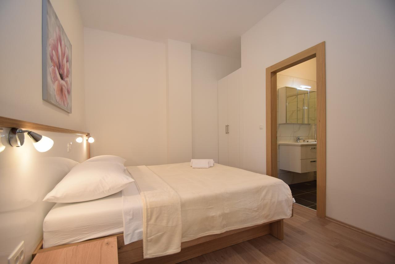 Apartment Anica Kuk Starigrad Paklenica Esterno foto